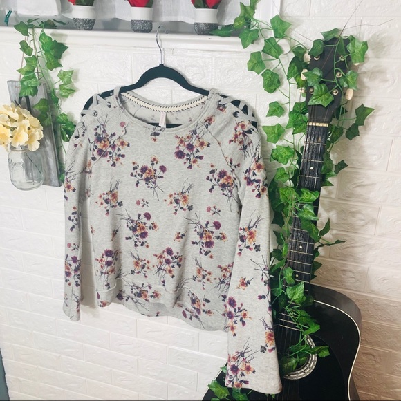 •🌼3/$30🌼Xhiliration Grey Floral Printed Crew Neck Sweater Size Medium - Picture 4 of 16